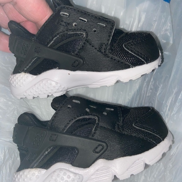 Nike Huarache - Picture 2 of 6